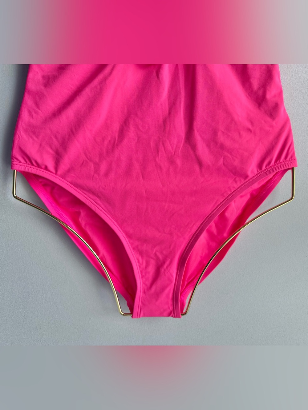 La Blanca Women's Pink Island Goddess Ruffle Plunge One-Piece Swimsuit Size 4 - Picture 4 of 13